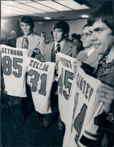 Chicago Fire (1974) logo, uniforms, and team history photo